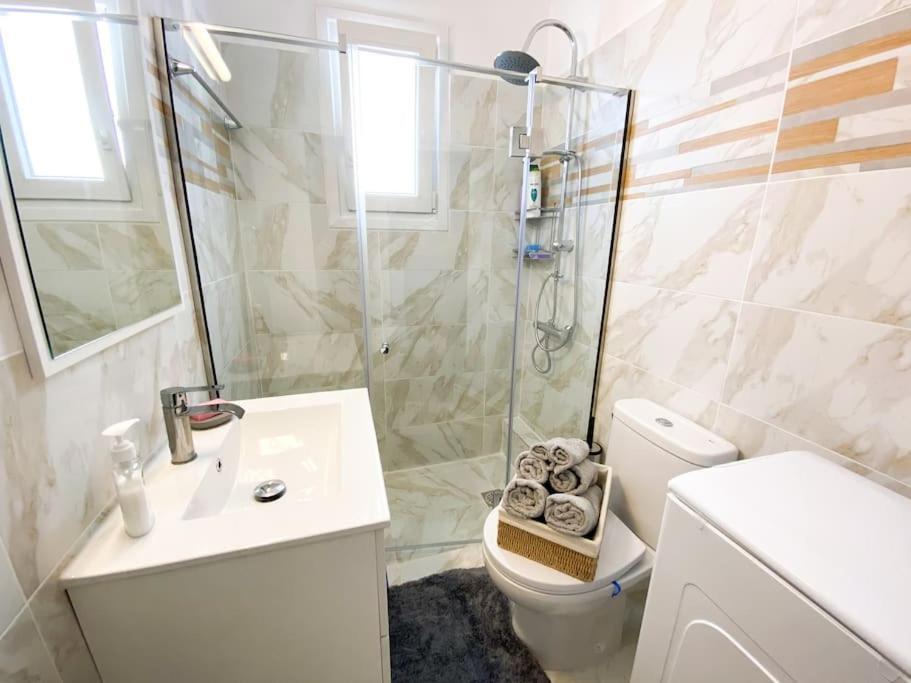 6Th Floor Apartment In Victoria Square Атина Екстериор снимка